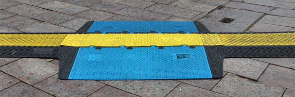 Im Rollstuhl überfahrbarer Kabelkanal, Foto: Bernd Kittendorf, 2025